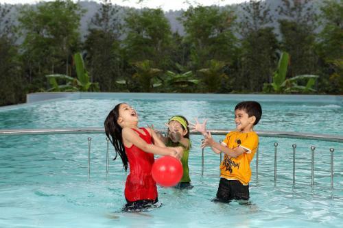 Hotel Crescent Residency