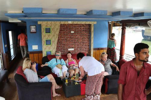 Marari Houseboat
