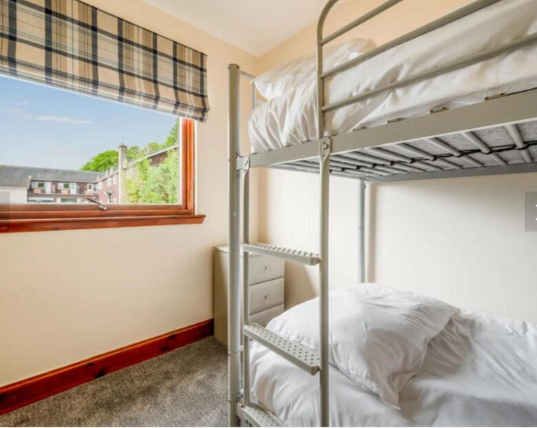 Hotel Loch Ness Clansman