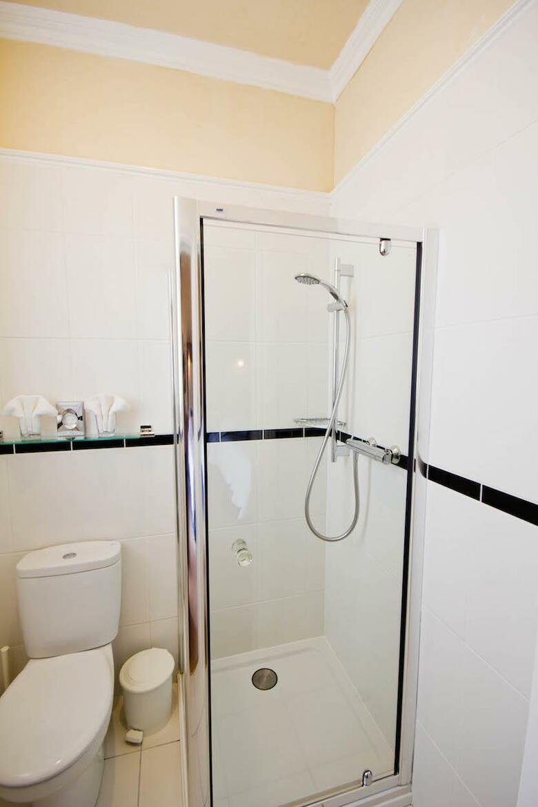 Hotel Cranleigh