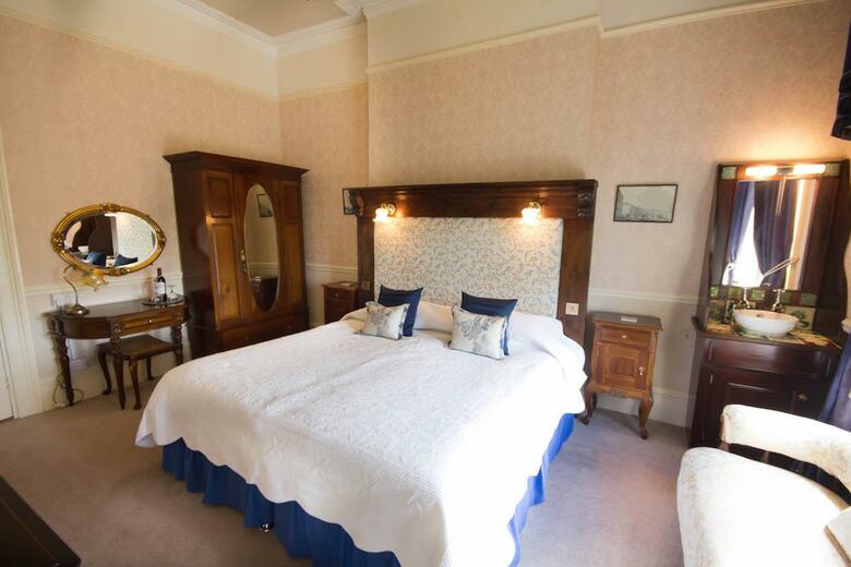 Hotel Cranleigh