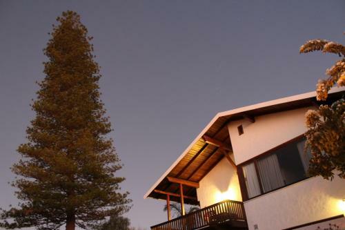 Hostal Hilltop Guest House