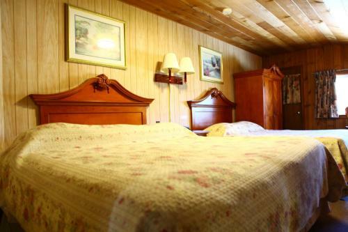 Swiss Chalets Motel