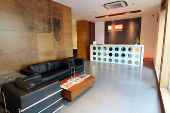 Hotel Oyo Premium Andheri East Seepz