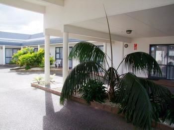 Sails Motor Inn