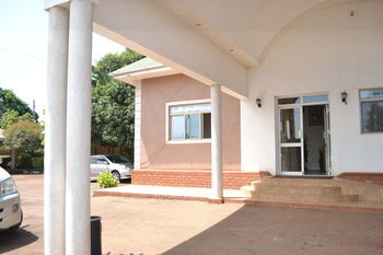 Executive Airport Hotel