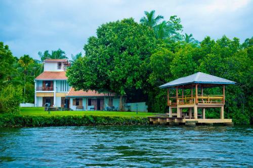 Okvin River Villa