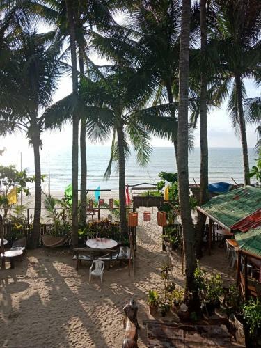 Hostal Victoria Beach House