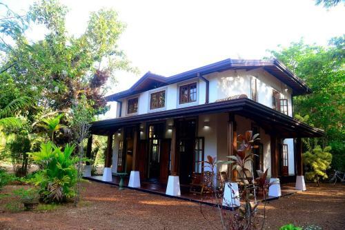 Nadi Villa
