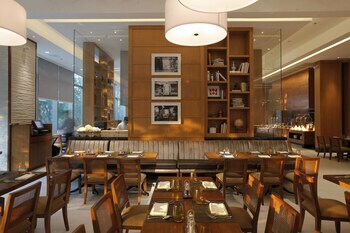 Hotel Shangri-la At The Fort, Manila
