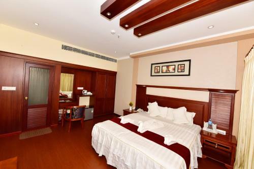Hotel Athirappilly Residency