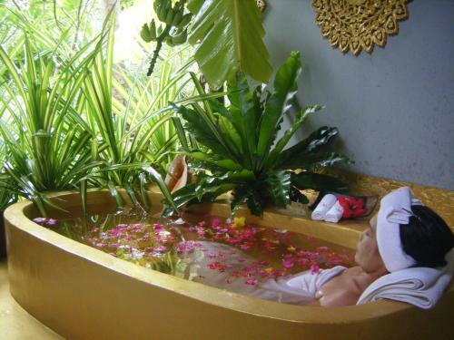 Hotel Noble Crown Resort & Spa