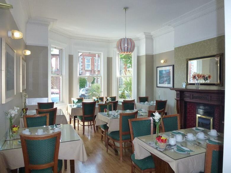 Hotel Egans House