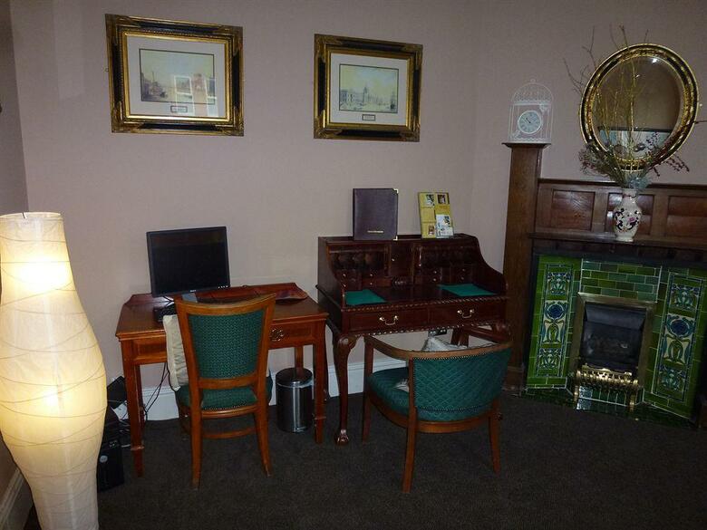 Hotel Egans House