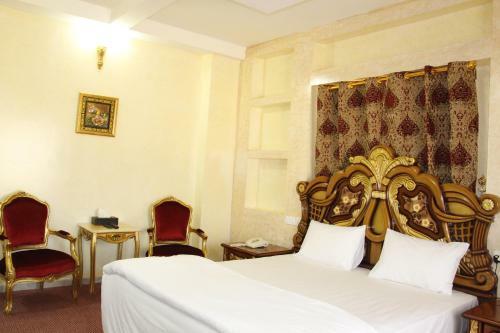 Riyam Hotel