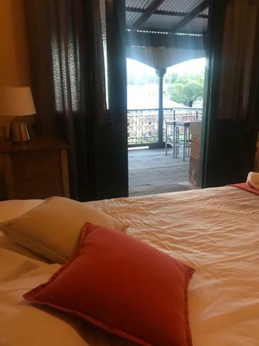 Bellbird Hotel