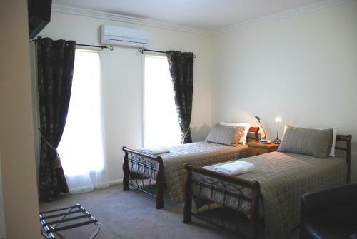 Gloucester On Avon Bed And Breakfast