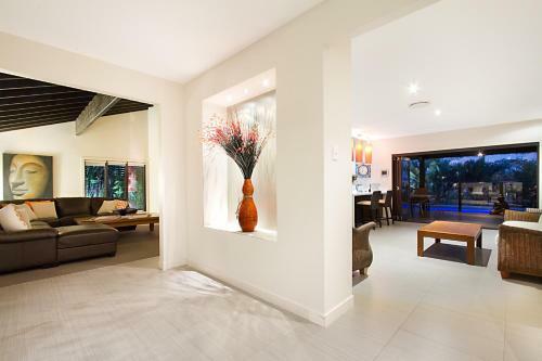 The Bali Hut On Water Central