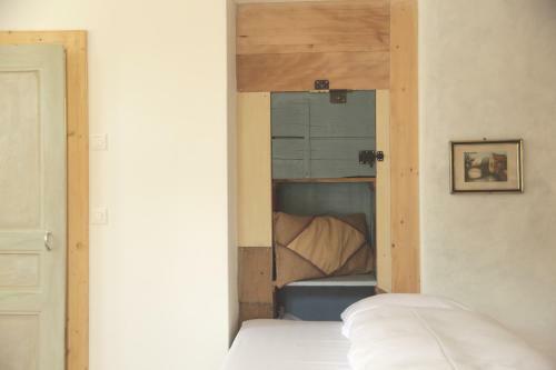 Hostal Guesthouse Le Locle