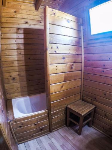 Centro De Ocio Al�a Bungalows Camping Rafting Benamej�