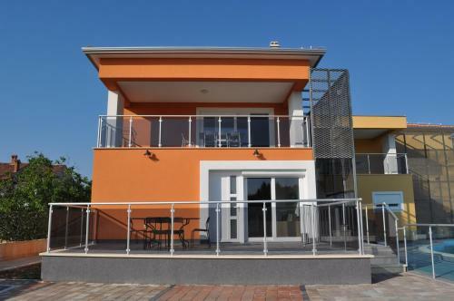 Apartment In Funtana With Three-bedrooms 1