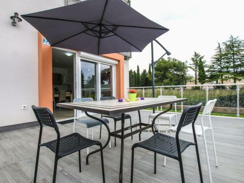 Apartment In Funtana With Two-bedrooms 2
