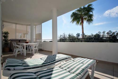 Sunny Golf Apartment