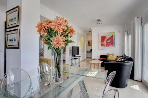 Sunny Golf Apartment