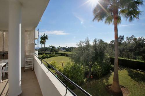 Sunny Golf Apartment