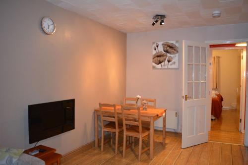 Glasgow Green Apartment 1