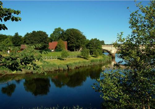 River Edge Lodges
