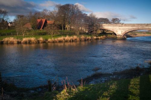 River Edge Lodges
