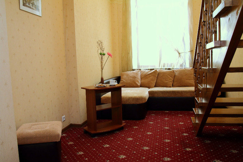 Deluxe Hotel