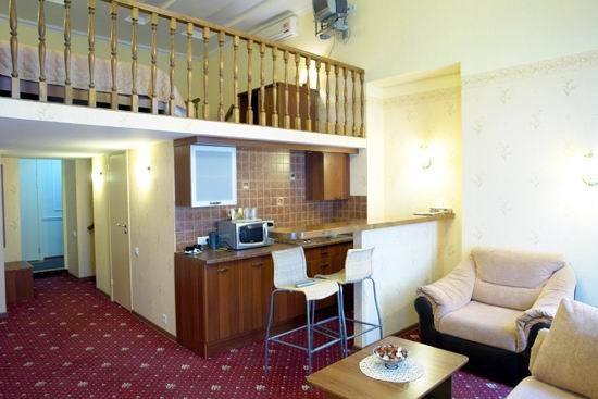 Deluxe Hotel