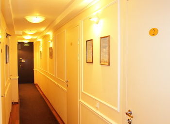 Deluxe Hotel