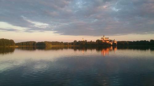 Dom Nad Jeziorem Staw