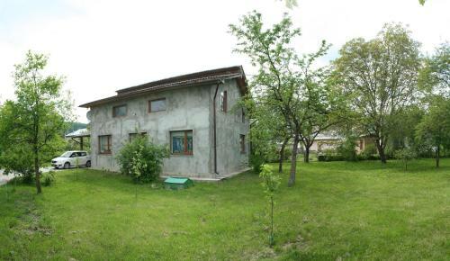 Sadiba Pri Dorogi
