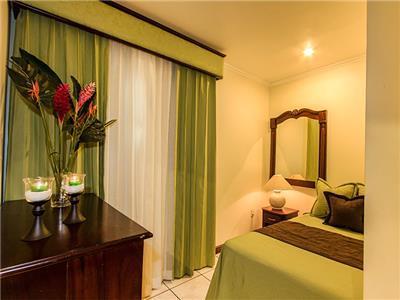 Hotel Iguana Verde