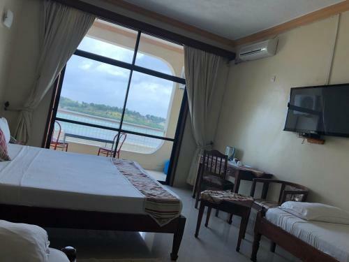 Bed & Breakfast Tudor Water Sports Hotel