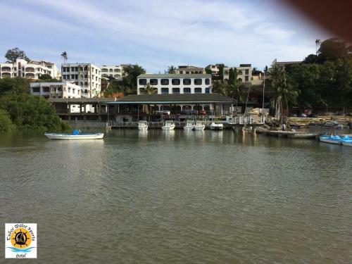 Bed & Breakfast Tudor Water Sports Hotel