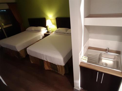 Hotel Home Away Inn