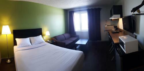 Hotel Home Away Inn