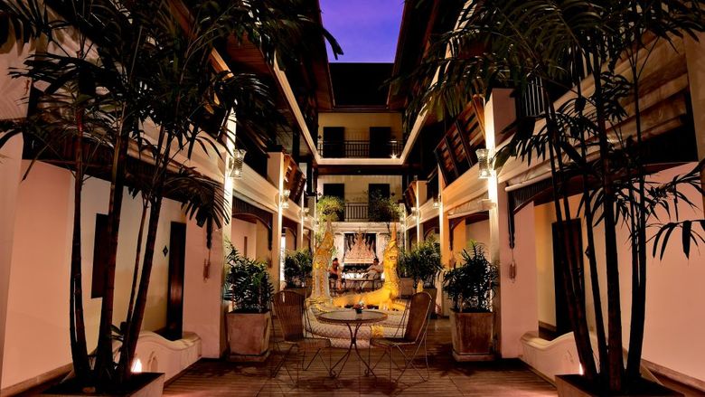 Hotel De Naga