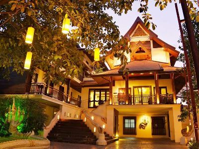 Hotel De Naga