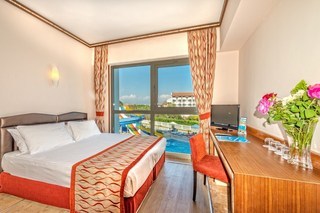 Royal Atlantis Beach Hotel
