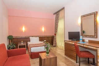 Royal Atlantis Beach Hotel