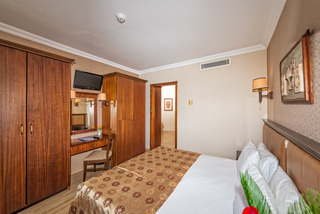 Royal Atlantis Beach Hotel