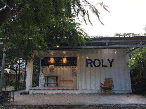 Roly's Hostel