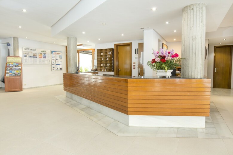 Aparthotel Flora