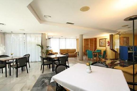 Aparthotel Flora